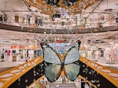 <b>样通过奇特的美学设想呈现出了独属于合肥的清</b>